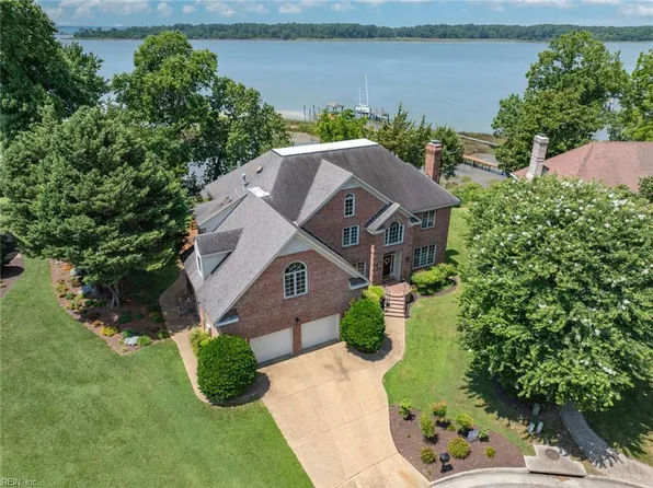 1 Island View Dr, Newport News, VA 23602