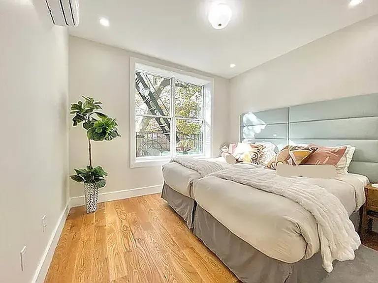 1711 E 3rd St #3F — Photo 9