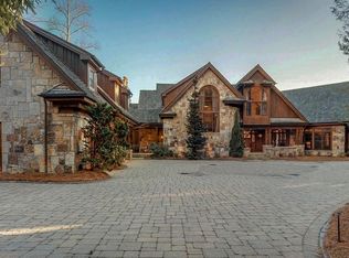 41 Chimney Pt, Lake Toxaway, NC 28747