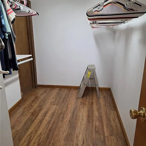 984 Overlook Dr — Photo 15