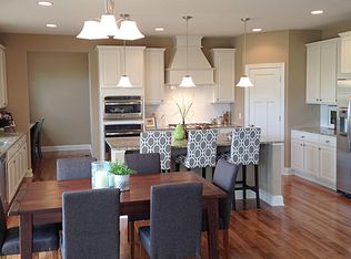 18455 Aubbrie Ct, Eden Prairie, MN 55347