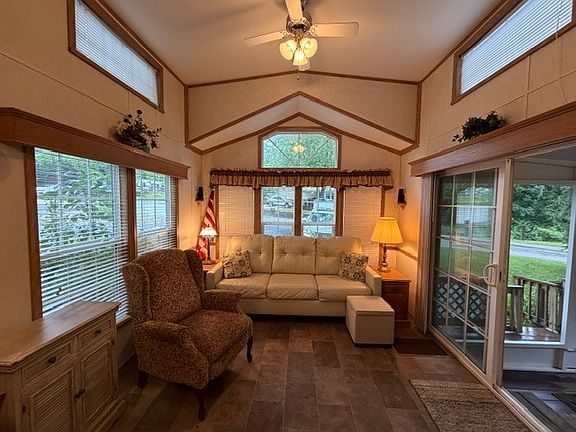 4th image of 2795 E 28th Rd Lot 464