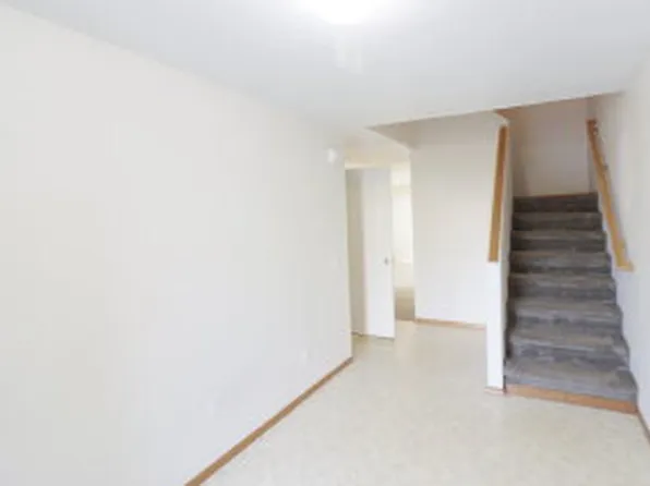 2145 Dorsey Dr, Hubbard, OR 97032