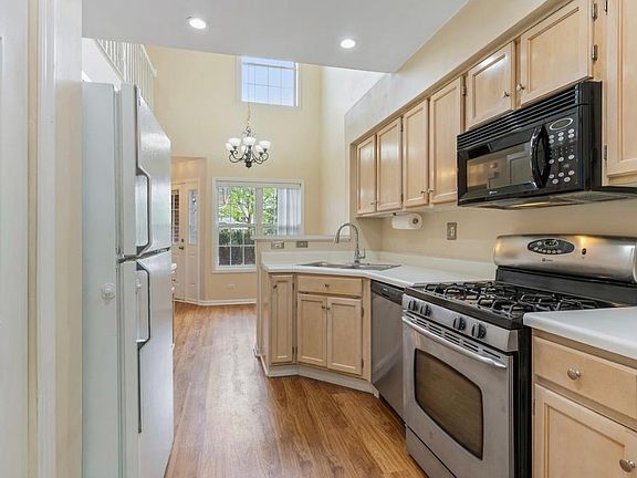 2nd image of 1611 Mansfield Ct