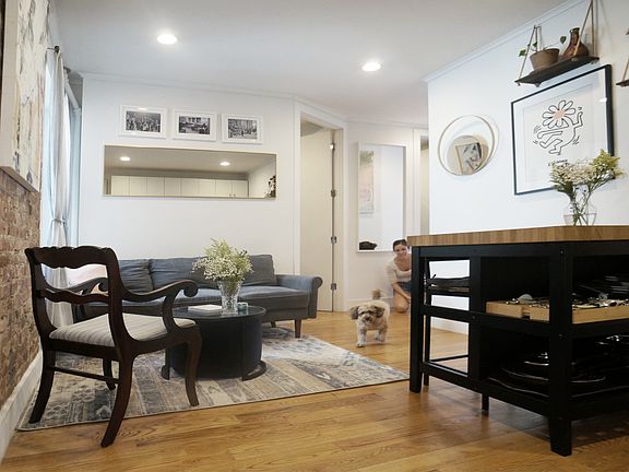 4th image of 265 S 2nd St APT 16