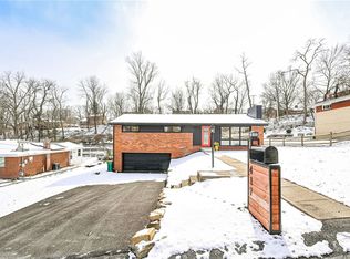 417 Hunter Dr, Pittsburgh, PA