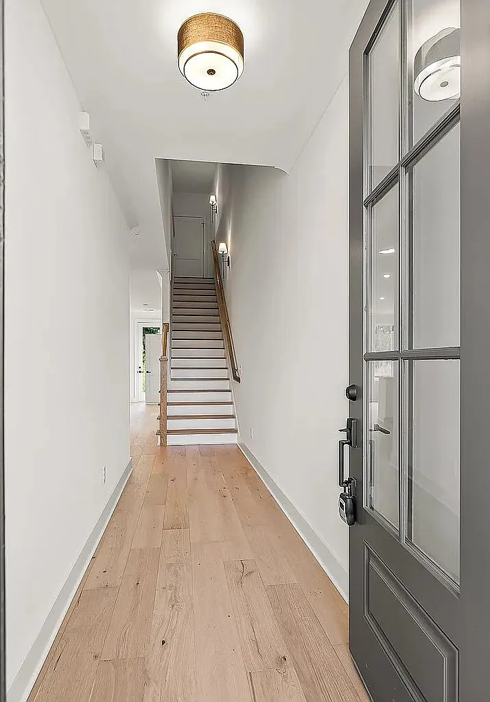 Vickery Square Townhomes - 801 — Photo 3