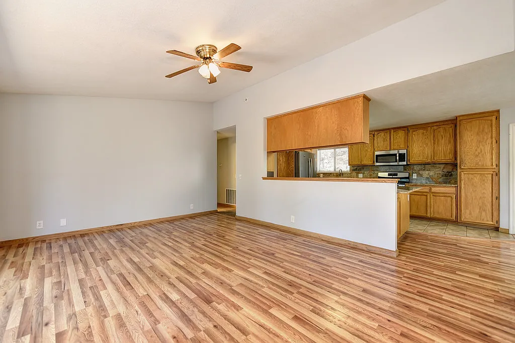 3 bed, 1439 sqft, $2,850 — Photo 3