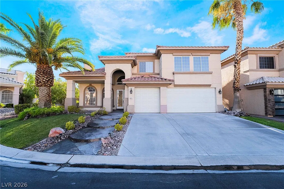 5 bed, 3.0 bath, 2908 sqft, $3,293 — Photo 2