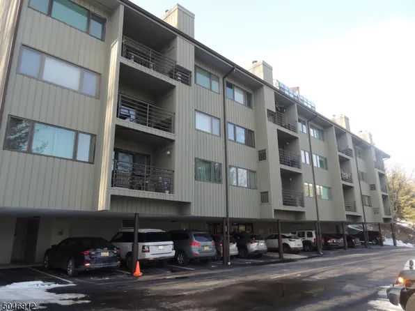 61 Mount Kemble Ave APT 402, Morristown, NJ 07960