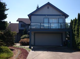 5609 SW Bradford St, Seattle, WA 98116