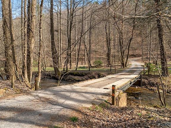 2nd image of 881 Fox Mountain Rd