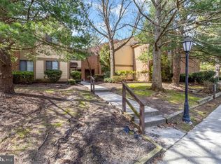 601 Cypress Point Cir #B, Mount Laurel, NJ 08054