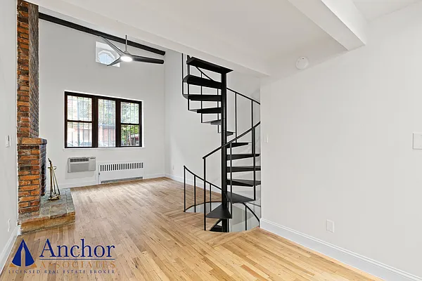 Rented by Anchor Associates | media 17