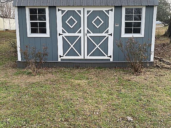 3rd image of 1950 Hinkle Rd