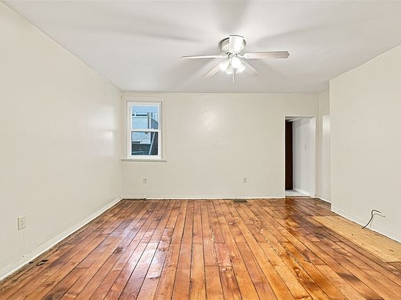 5th image of 1710 Sidney St