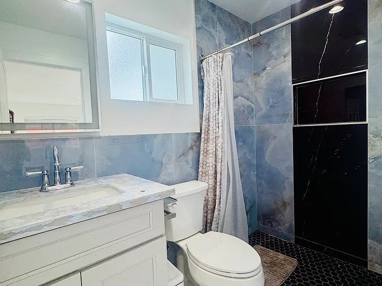15381 Purdy St — Photo 4