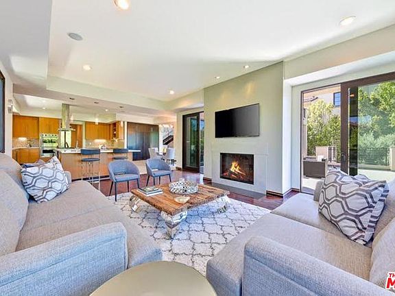 5th image of 2171 W Sheringham Ln