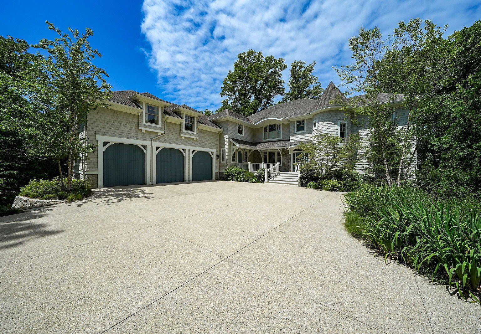 16096 Lake Ave, Union Pier, MI 49129 MLS 23012992 Zillow