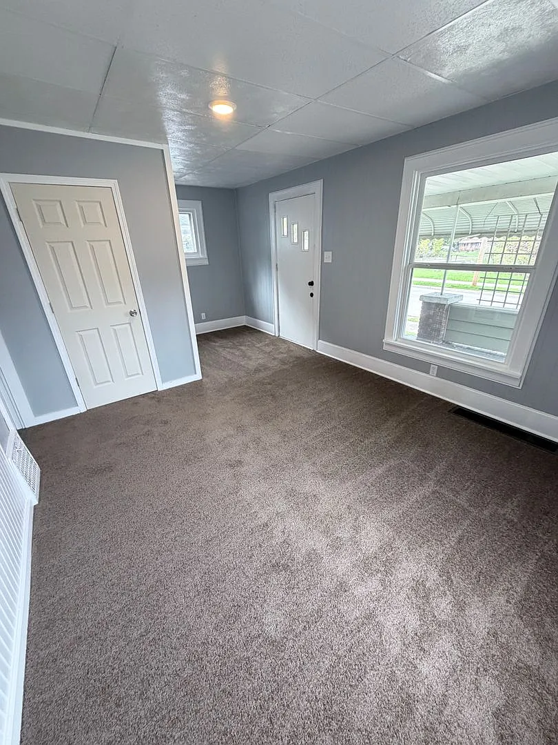 5 Bed / 1.5 Bath Fully Rehabbed Akron Home with Finished Attic — Photo 3