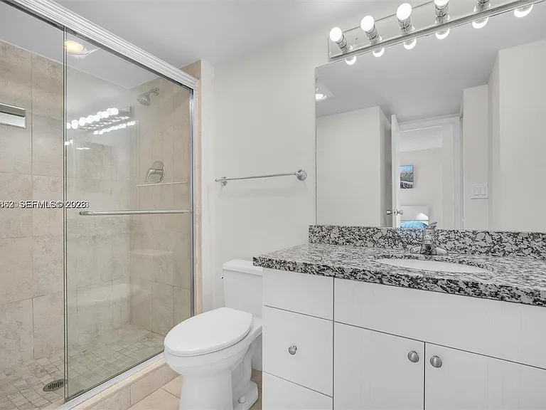 3625 N Country Club Dr #Penthouse 2 — Photo 16