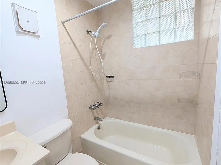 21 SW 109th Ave #B5 — Photo 10