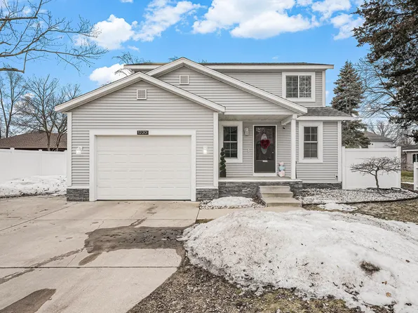 1220 Fulton Ave, Grand Haven, MI 49417