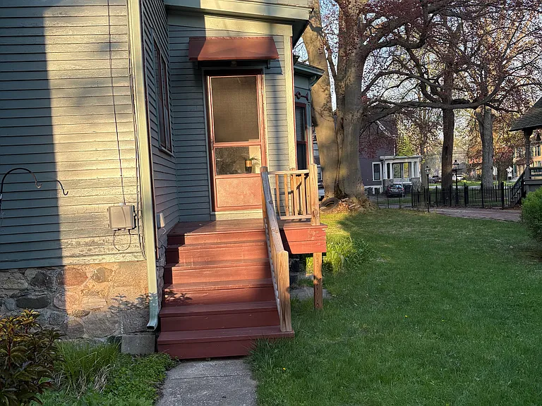 409 Stuart Ave — Photo 7