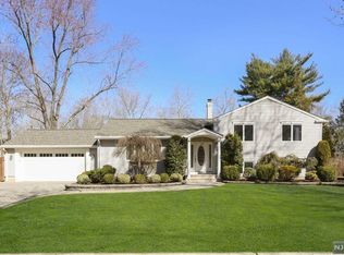 1 Cedar Ct, Closter, NJ 07624