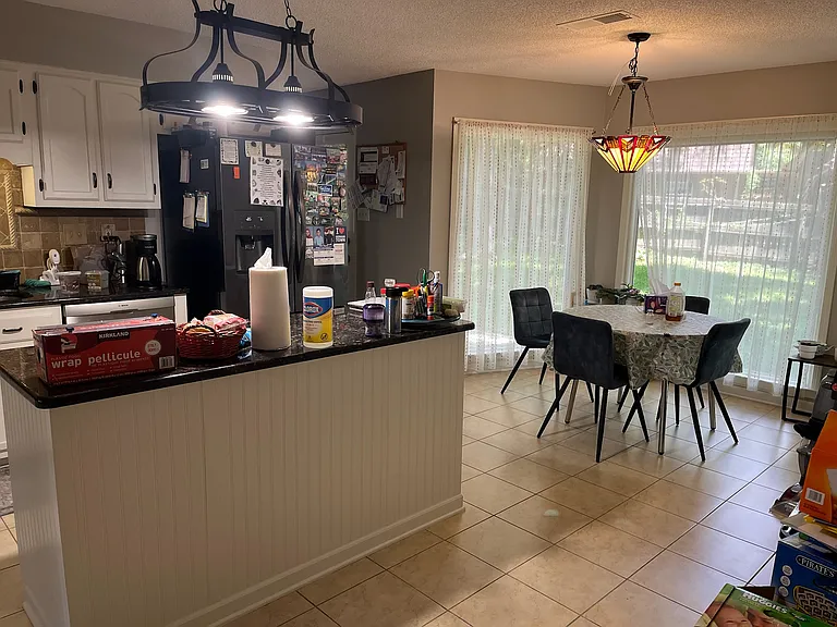 Kitchen and eat-in-kitchen