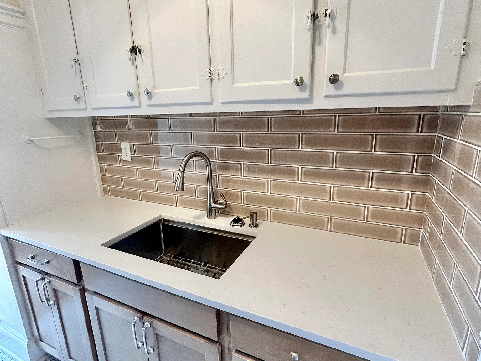1 bed, 700 sqft, $1,050 — Photo 2
