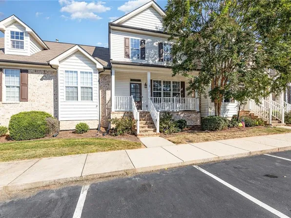 3 Viburnum Ln, Greensboro, NC 27455