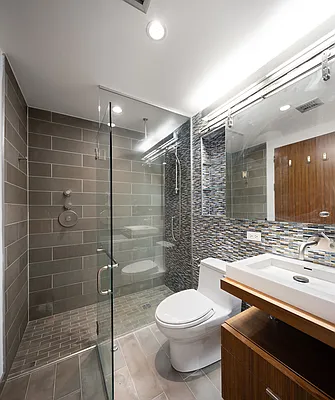 Sold by R New York | media 7
