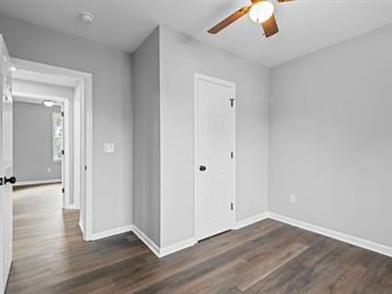 121 Glendale Ave — Photo 16