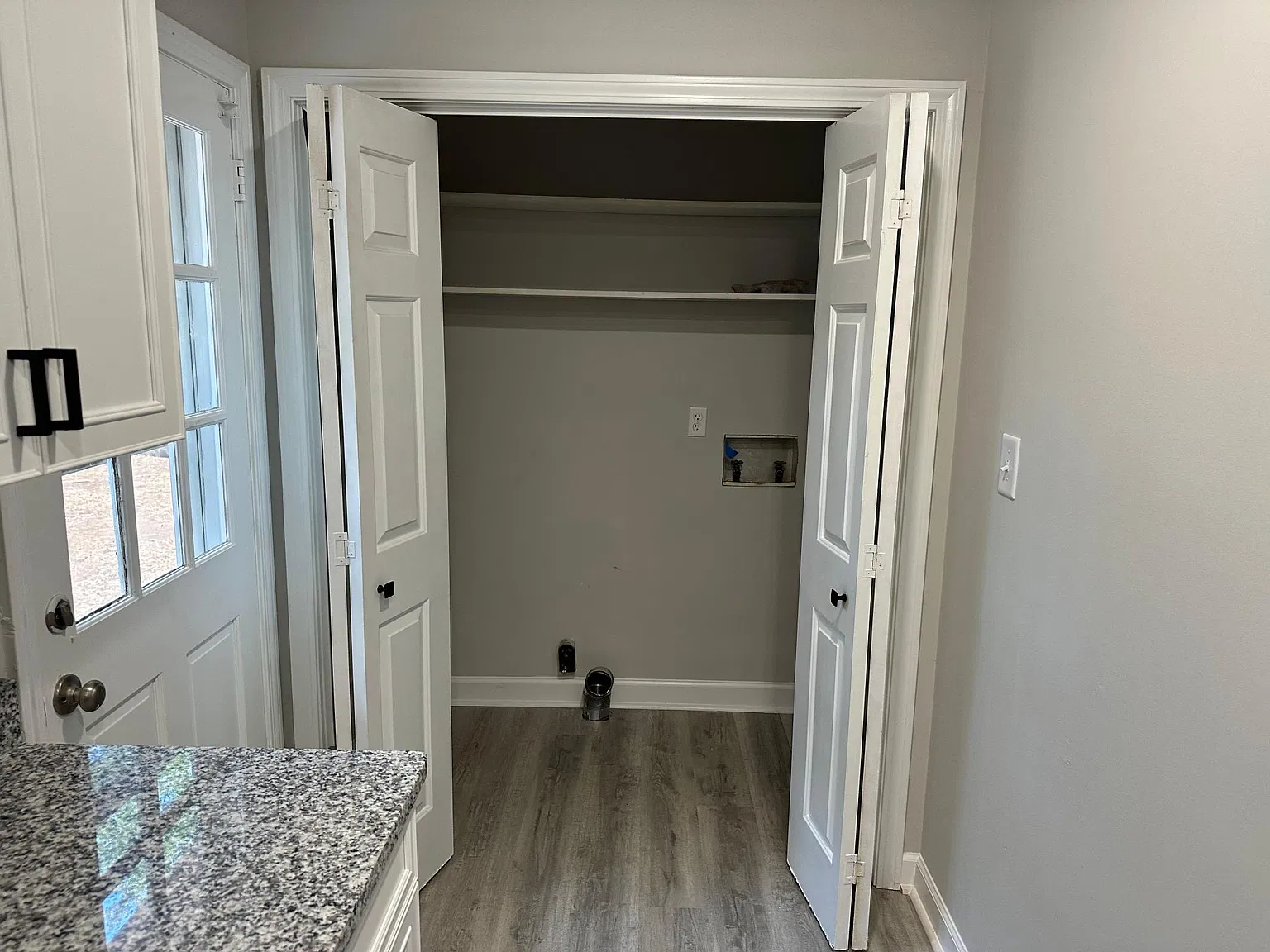 2 bed, 900 sqft, $1,155 — Photo 3
