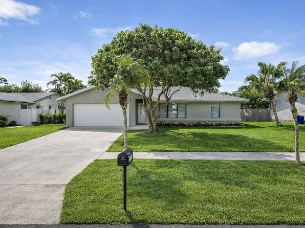 129 Bilbao St, Royal Palm Beach, FL 33411