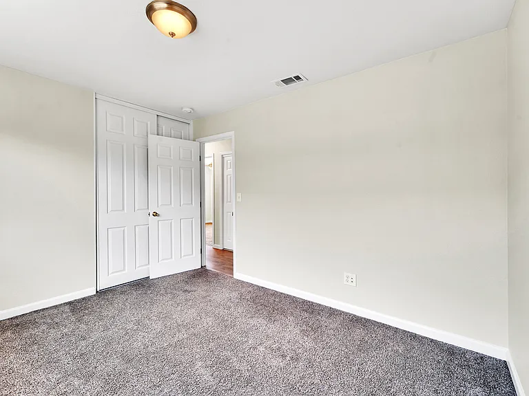156 Sawyer St — Photo 16