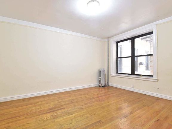 3rd image of 56 Bennett Ave APT 1D