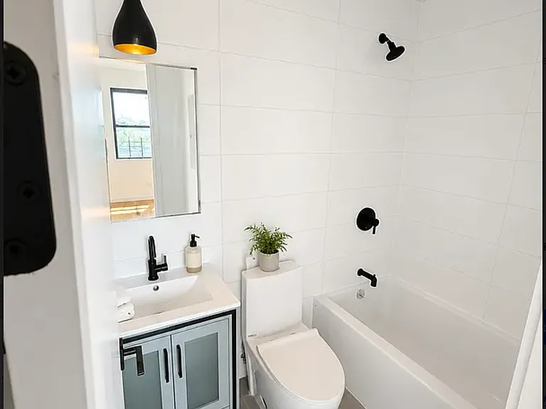 2431 Dean St #4EE — Photo 12