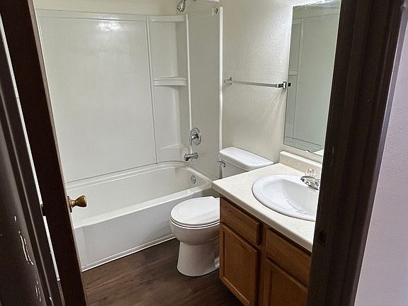 5th image of 1916 18th Ave S #17