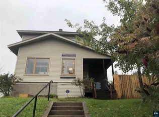 1009 E 8th St, Duluth, MN 55805