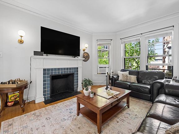 4th image of 632 Sheridan Sq APT 2