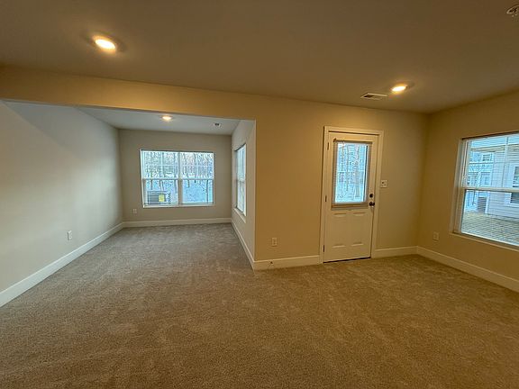 4th image of 6828 Winterhill Ln