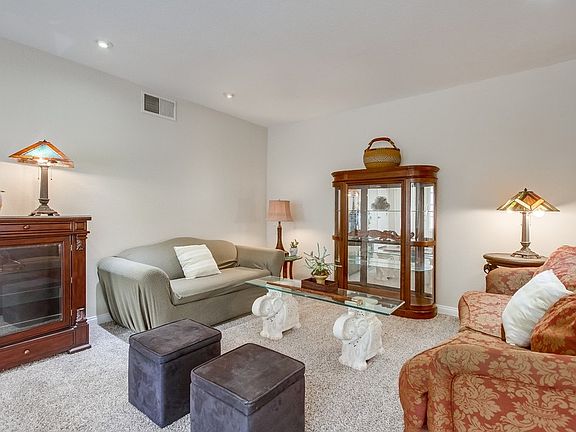 4th image of 1377 Manzana Way