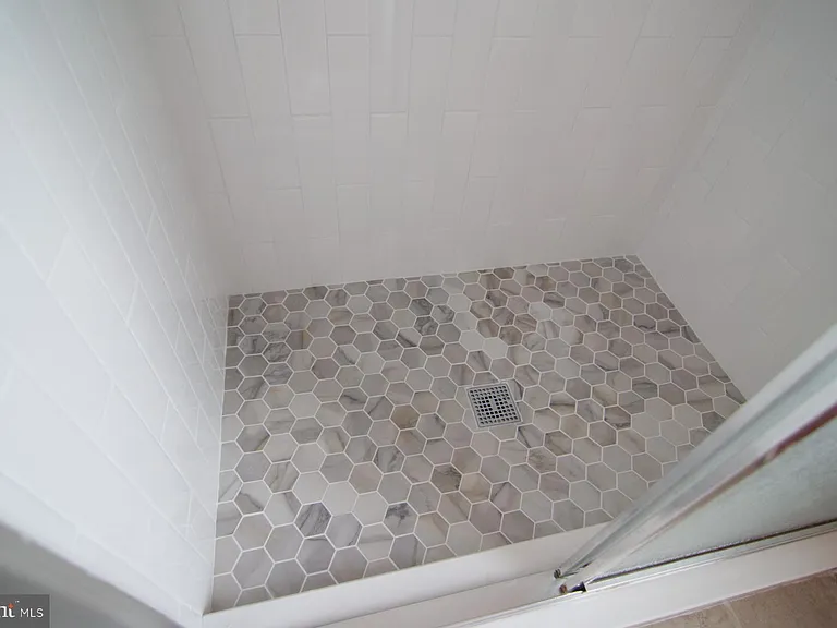 7718B Lexton Pl #102 — Photo 30