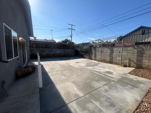3rd image of 3319 Montclair St #1/2