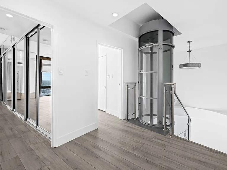 4267 Marina City Dr #Penthouse 4 — Photo 28