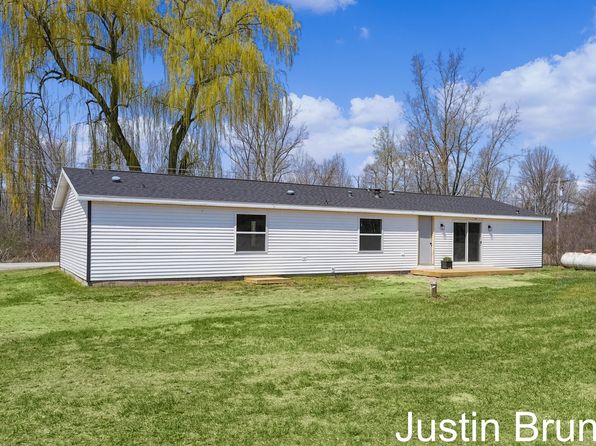 17050 Harvard Ave NE, Sand Lake, MI 49343