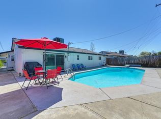 7044 Linwood Way, Sacramento, CA 95828