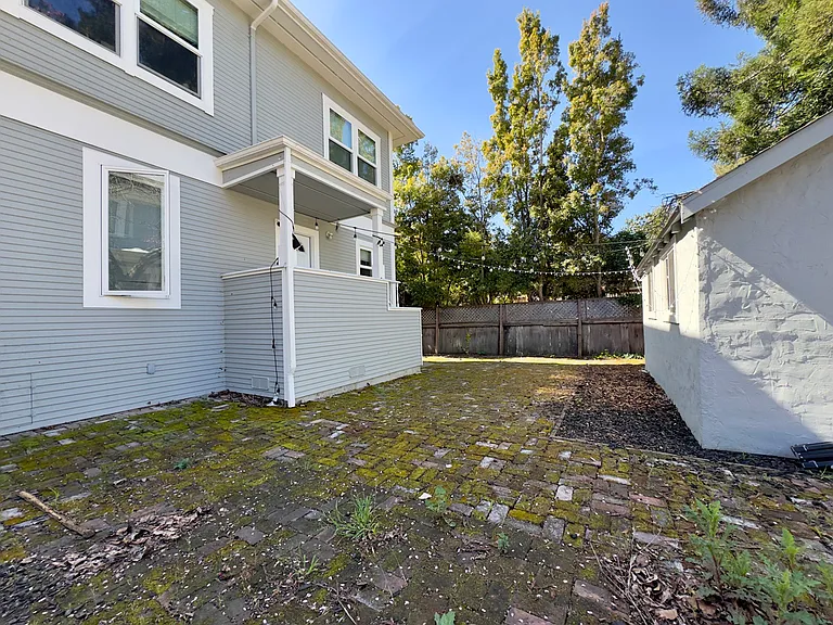 2211 Haste St — Photo 47
